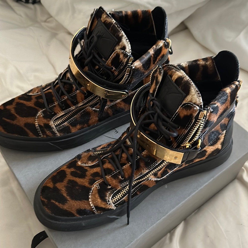 Like new wore twice